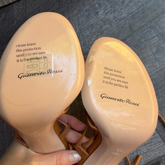 Gianvito Rossi lace-up heels - Picture 4 of 6